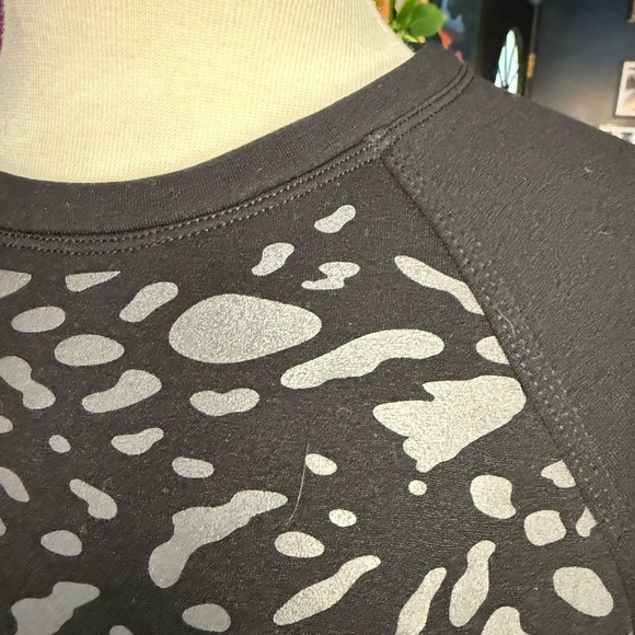 Lululemon Reflective animal print sweatshirt - Picture 6 of 8